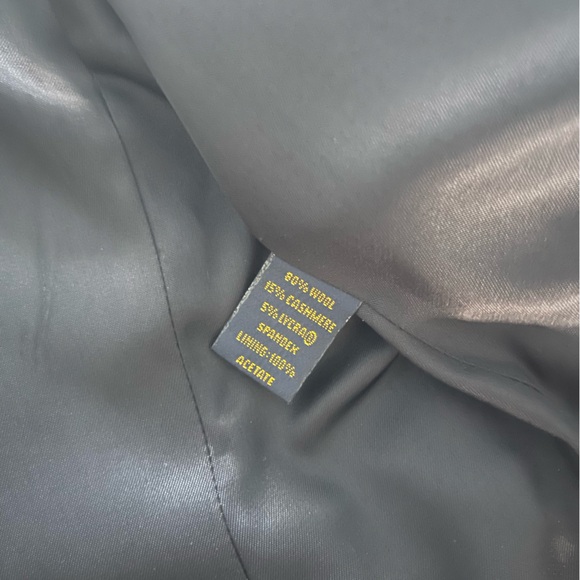 Women’s Brooks Brothers Wool and Cashmere Three Button Jacket. Size 4 - Picture 3 of 3